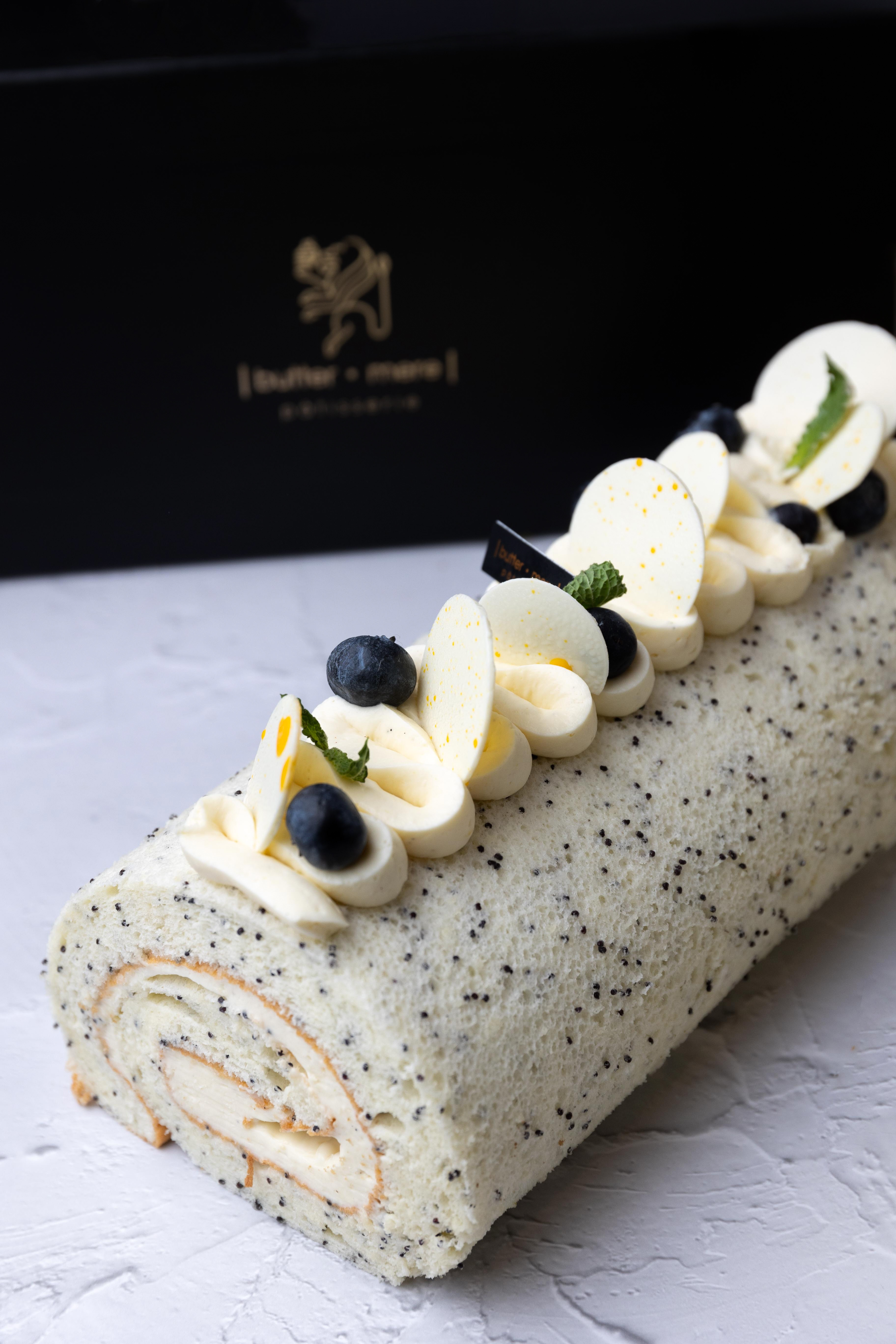blueberry lemon poppy seed roll