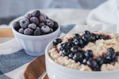 blueberries in oatmeal