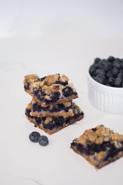 blueberry crumble bar